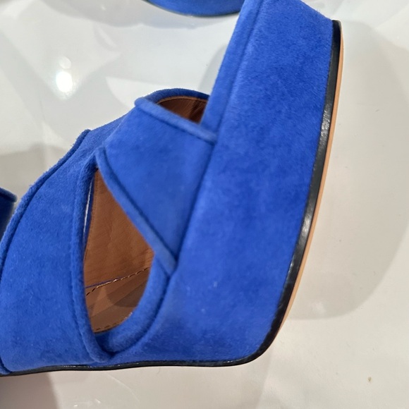 GIVENCHY
Electric Blue Suede Platform Ankle Wrap Shark Lock Sandals Size 8 - Picture 13 of 16